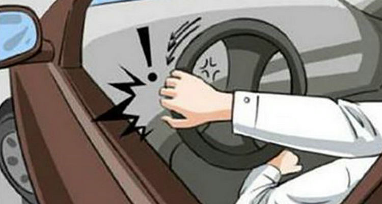 方向盤向左打死有咯噔異響什么原因