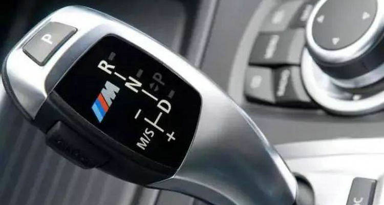 自動(dòng)擋踩剎車熄火怎么回事