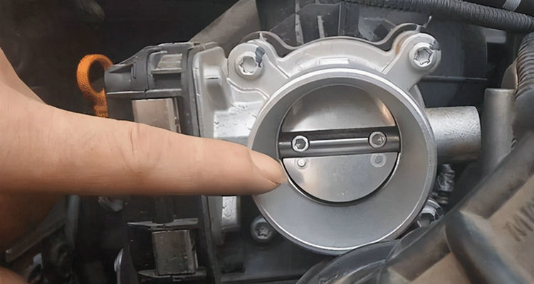 自己可以清洗節(jié)氣門嗎 節(jié)氣門如何自己清洗