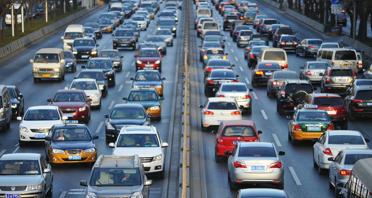 汽車一年沒有年審還能年審嗎