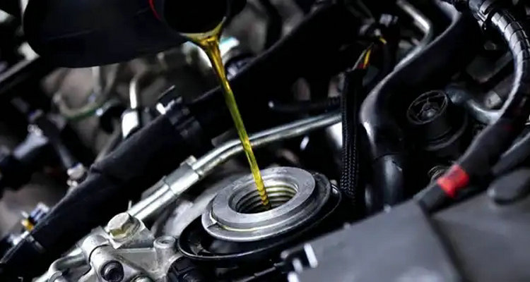 汽車發(fā)動機油泥多了有什么影響