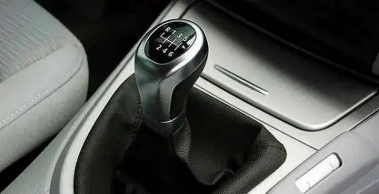 手動擋怎么減檔