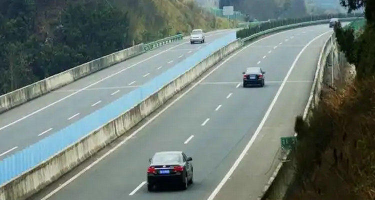 小轎車高速超速10%未達20%怎么處理