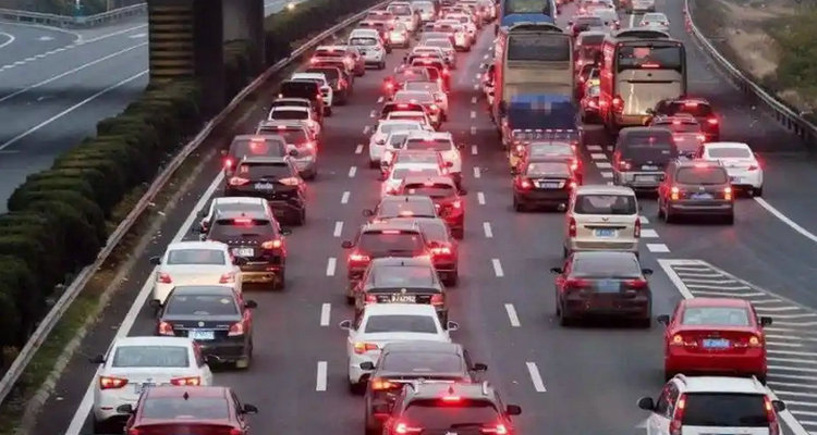 駕駛與機(jī)動車不符的車型怎么處罰