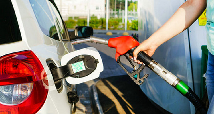 去加油站加油時需要熄火嗎