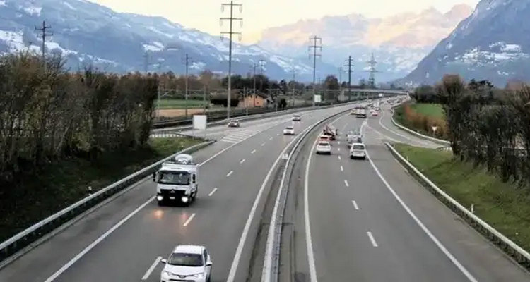 自動擋N檔滑行傷車嗎