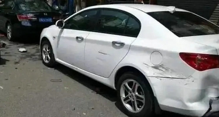 車(chē)停著被別人刮了怎么處理