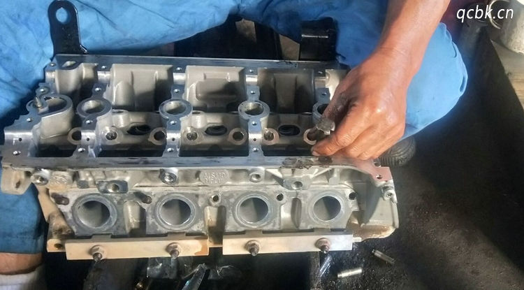 車輛燒機油對發(fā)動機有什么危害