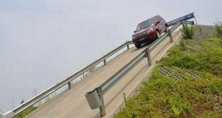 自動擋下長坡正確方法