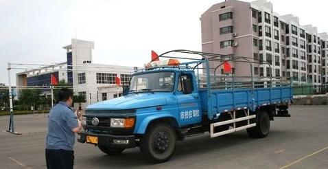 學(xué)駕照年齡上限是多少，根據(jù)車型來分