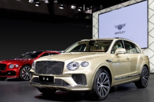 賓利最新款suv價(jià)格，添越2022款售價(jià)269萬(wàn)起