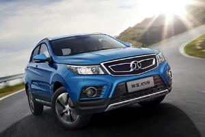 北汽x55報(bào)價(jià)及圖片，16款二手車報(bào)價(jià)2萬(wàn)起（市場(chǎng)早已停售）