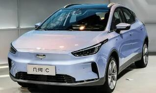 吉利電動汽車5萬左右，續(xù)航322km充電半小時