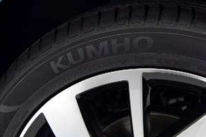 大眾速騰原裝輪胎是什么牌子，有兩種品牌（錦湖和韓泰）