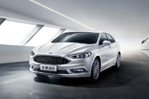 福特蒙迪歐怎么樣，標(biāo)配2.0T+8AT的動(dòng)力總成（尺寸參數(shù)越級(jí)）