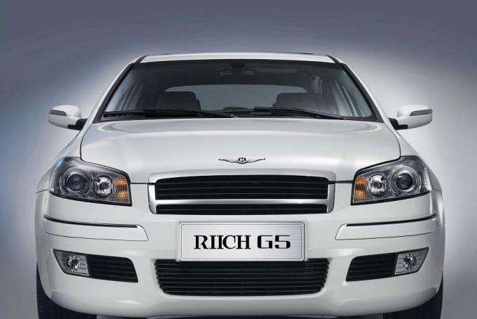 車標(biāo)志長得像賓利，懸掛R型飛翼車標(biāo)是什么車