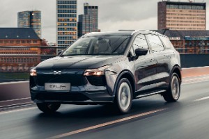 愛(ài)馳u5純電動(dòng)汽車怎么樣 續(xù)航可達(dá)503km(車身長(zhǎng)達(dá)4.6米)