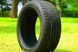 車跑起來有嗚嗚的風(fēng)聲咋回事 胎壓過高(胎冠磨損較為嚴重)