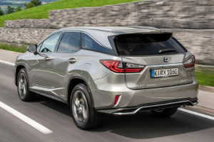 雷克薩斯rx300怎么樣 油耗實測11L(輸出馬力可達(dá)231匹)