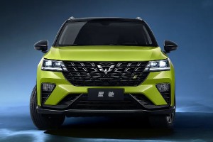 寶駿rs3和五菱星馳哪個(gè)好 星馳車(chē)身長(zhǎng)達(dá)4365mm(寶駿rs3配置豐富)