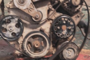 發(fā)動機皮帶吱吱響是怎么回事 皮帶松緊故障、緊張輪失效、震動劇烈