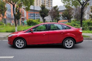 福克斯和英朗哪個(gè)好 ?？怂箘?dòng)力更強(qiáng)(英朗車長(zhǎng)4.6米)