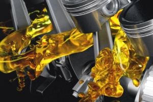 機(jī)油怎么洗 可以通過酒精，風(fēng)油精，汽油來進(jìn)行清洗（注意對(duì)手的保護(hù)）