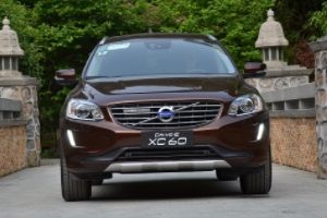 沃爾沃xc60怎么樣 加速動(dòng)力強(qiáng)、車(chē)身油耗低、車(chē)內(nèi)空間效果好