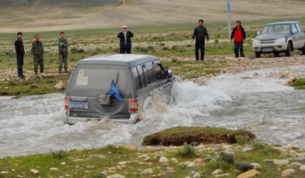 過(guò)水路面標(biāo)志