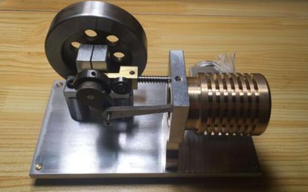 斯特林發(fā)動(dòng)機(jī)是什么 傳統(tǒng)復(fù)式氣體燃燒膨脹動(dòng)力系統(tǒng)