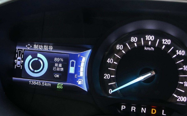 制動(dòng)能量回收是什么 回收多余能量并轉(zhuǎn)化為電能