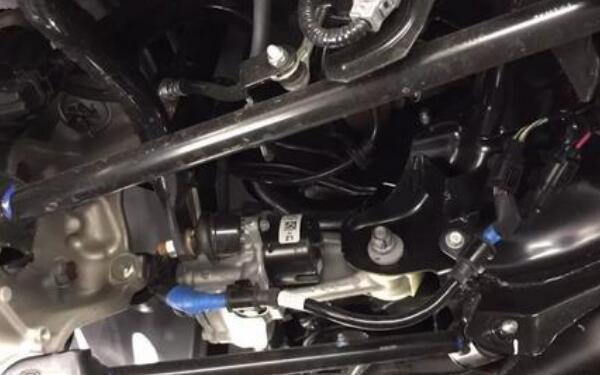 主動轉(zhuǎn)向系統(tǒng)是什么 主動轉(zhuǎn)向系統(tǒng)的優(yōu)缺點有哪些