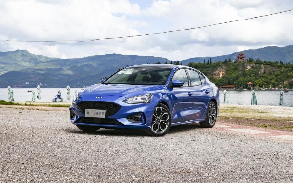 長(zhǎng)安福特價(jià)格大全 福特?zé)衢T(mén)轎車(chē)報(bào)價(jià)多少