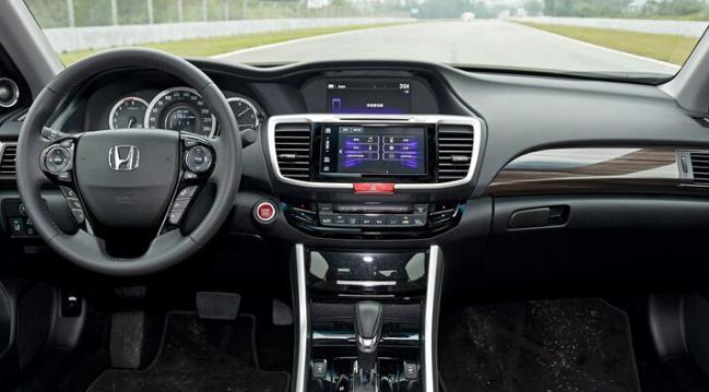 思鉑睿和雅閣哪個(gè)好，實(shí)力比拼（雅閣受歡迎）