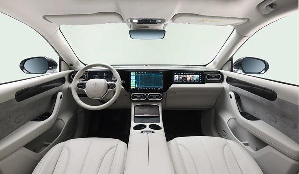 零跑C11公布售價，一款誘惑力極大的新車型