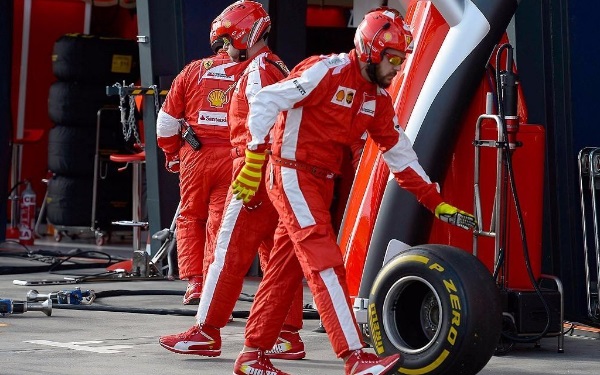 f1車手考的是什么駕照 f1超級(jí)駕駛執(zhí)照