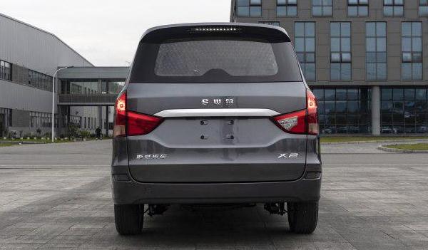 SWM斯威X2正式上市銷(xiāo)售，外觀時(shí)尚內(nèi)飾感強(qiáng)