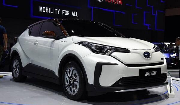 燃油經(jīng)濟(jì)性實(shí)力擔(dān)當(dāng) 新款豐田suv16萬(wàn)左右