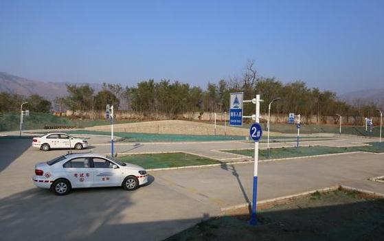 學(xué)車自動(dòng)擋和手動(dòng)擋哪種學(xué)費(fèi)貴，我選手動(dòng)擋