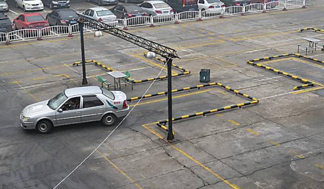 科目二上車步驟口訣，一踩二掛三打四抬五松