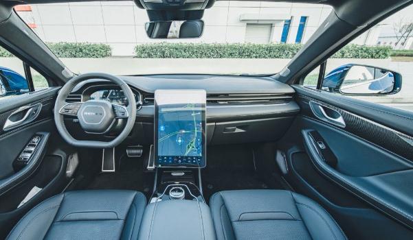 賽力斯SF5自由遠(yuǎn)征版，零百加速時(shí)間達(dá)到4秒級(jí)