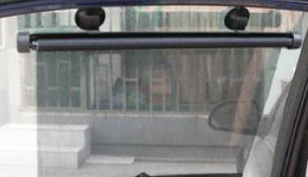 汽車遮陽板，購車均有配送（贈送的不花錢但不好用）