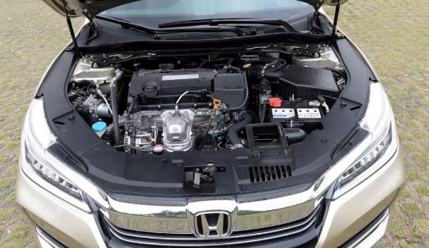 20萬左右買什么車好，選擇這款不后悔（本田雅閣）