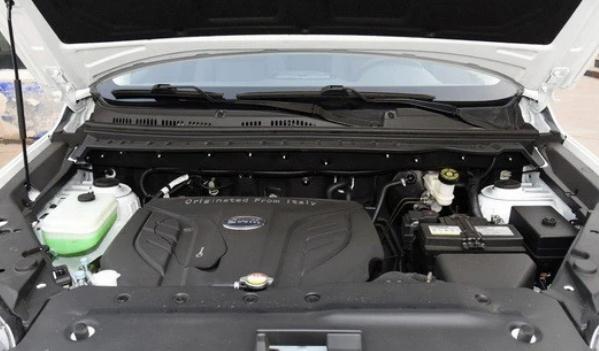 SWM斯威X7智云版，市場(chǎng)售價(jià)10.59萬(wàn)（外觀時(shí)尚）