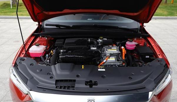 比亞迪秦PLUS DM-i上市，3.8升超低油耗（人人都能消費得起）