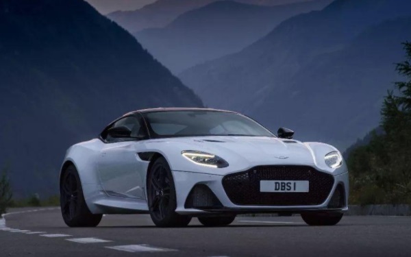 阿斯頓馬丁dbs和db11區(qū)別 阿斯頓馬丁dbs和db11哪個(gè)好