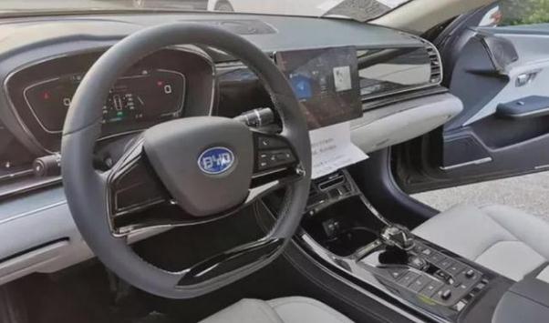 比亞迪e9純電專車上市，NEDC續(xù)航里程為506公里（售價(jià)22.98萬(wàn)）