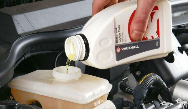 粘性好凝固點(diǎn)低沸點(diǎn)高是基本要求 剎車油多長(zhǎng)時(shí)間更換一次