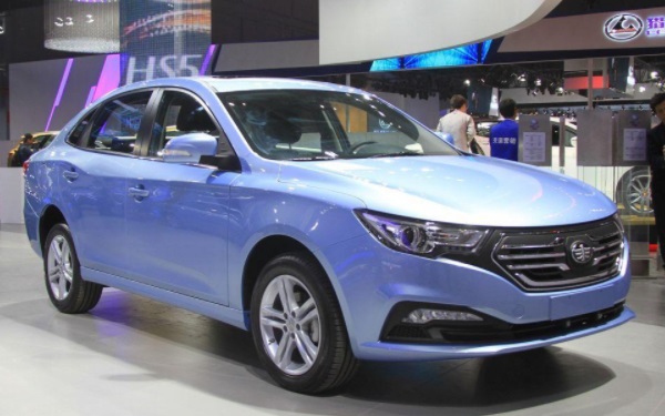 奔騰b30ev電動車怎么樣 最大續(xù)航里程可達230km