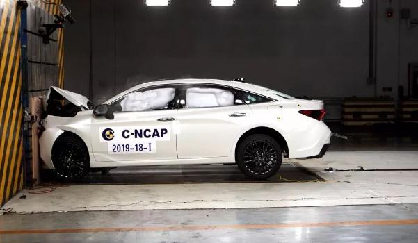 碰撞緩沖區(qū)，因設計而減小撞擊力（安全性更好）